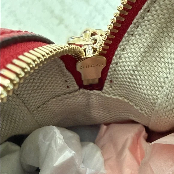 Authentic Gucci Soho Disco Red Pebbled Leather Crossbody w/ Dust Bag - Picture 6 of 15